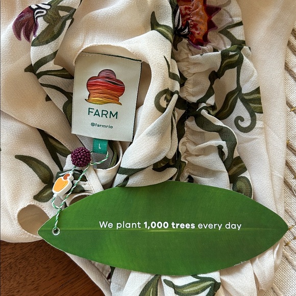 NWT-FARM Rio- Romantic Nature Cream floral maxi dress - Picture 11 of 13